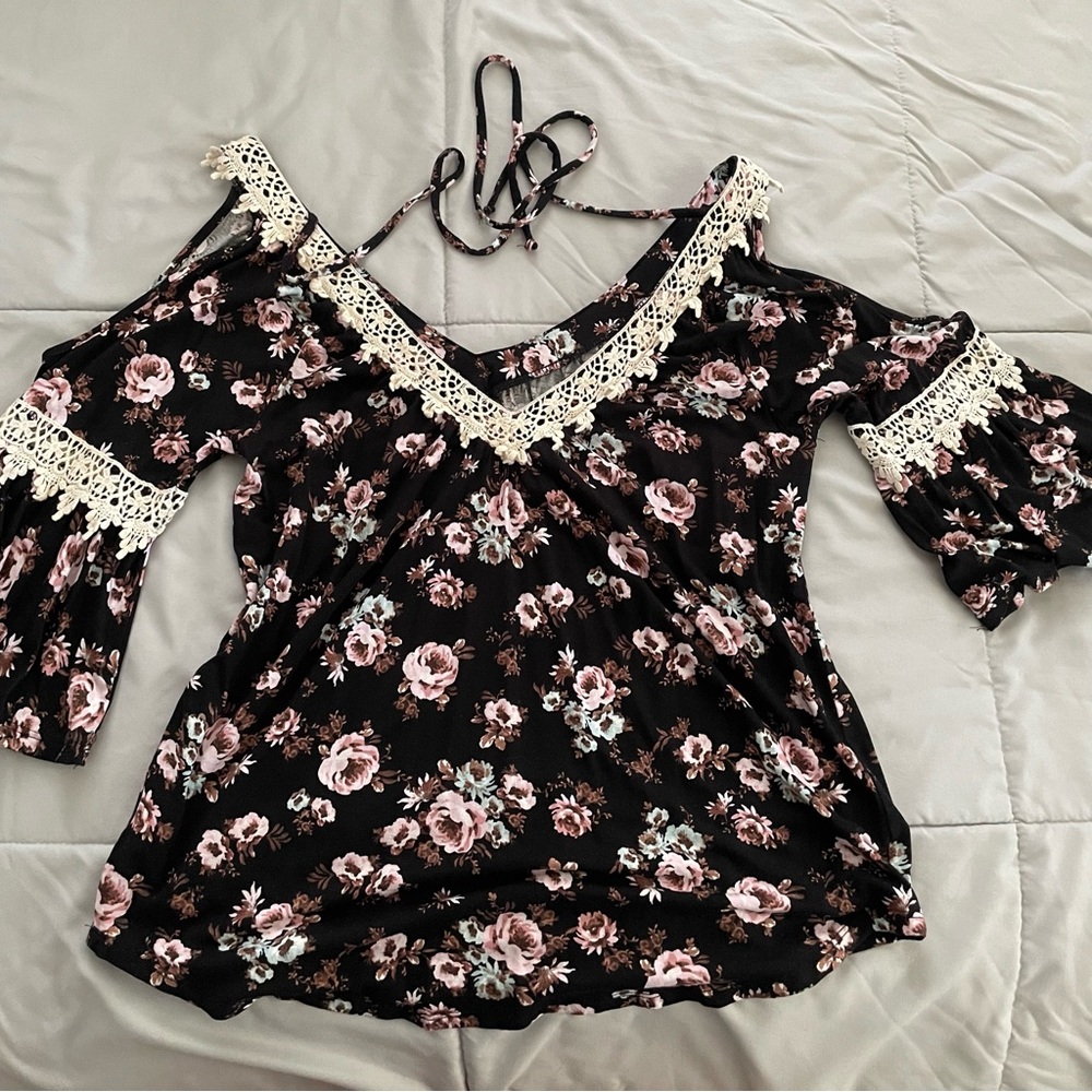Cold shoulder top